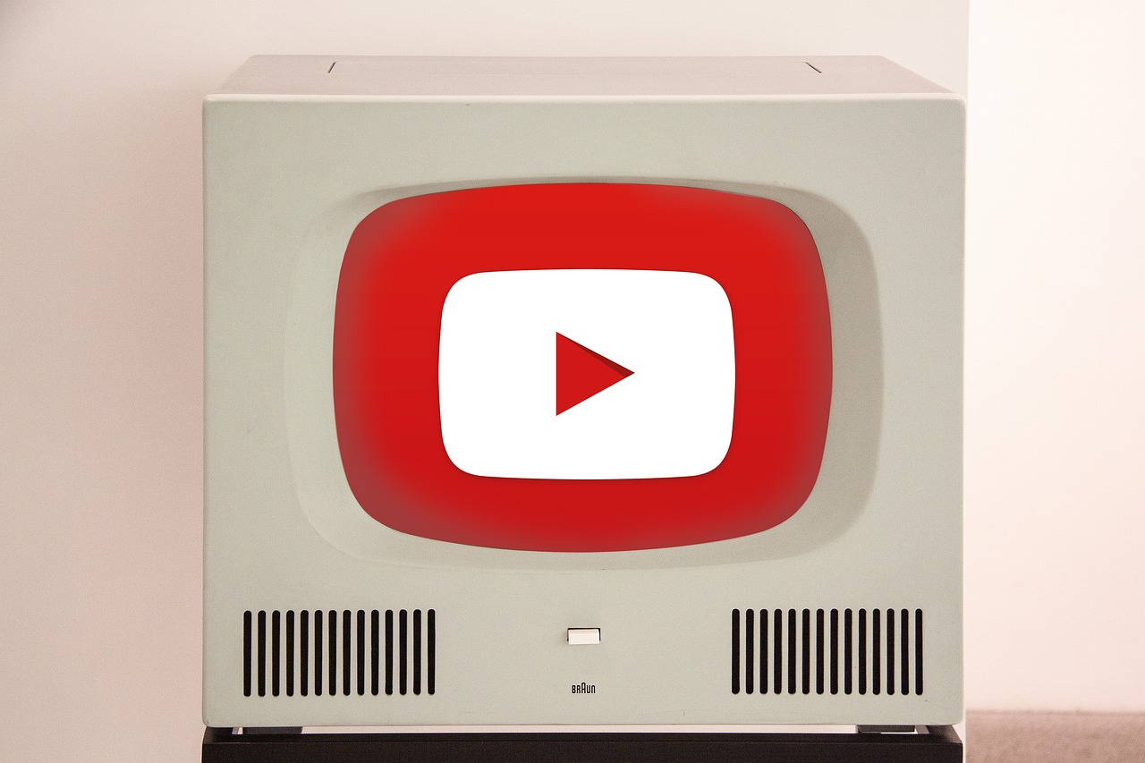 tv, youtube, hf 1-629231.jpg